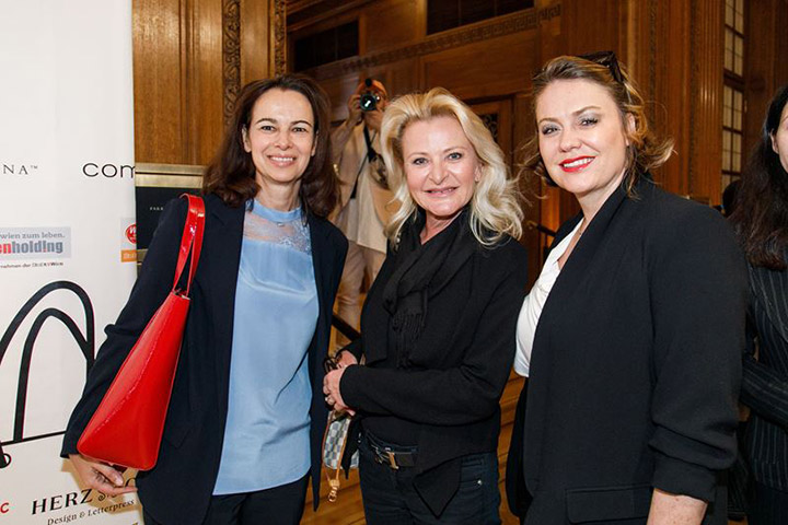 look! Business Awards 2019_Sophie Karmasin(l.) mit PR-Lady Susanne Weichselbaum (M.) und Schönheitschirurgin Sabine Apfolterer